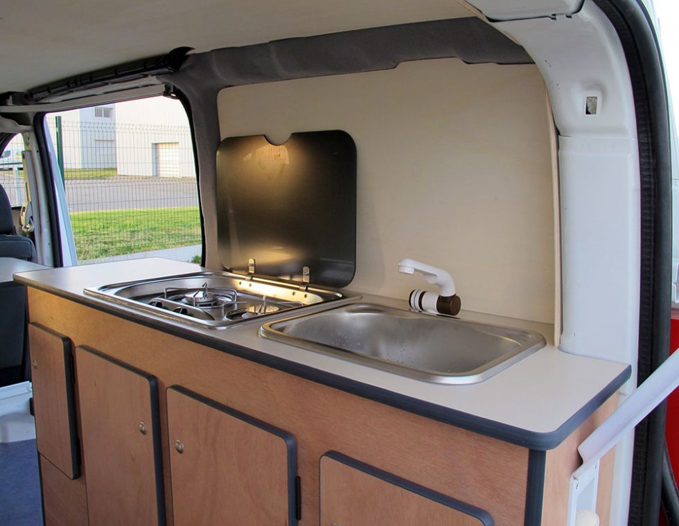 Kit d aménagement de fourgon en camping car - auto sport