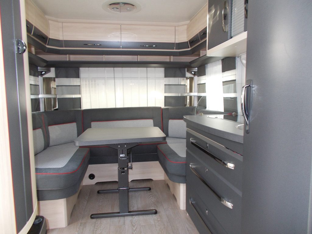 Caravane luxe forain auto sport